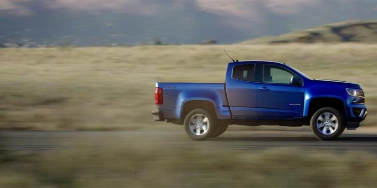 What is the price of chevrolet colorado car from 2017 year?