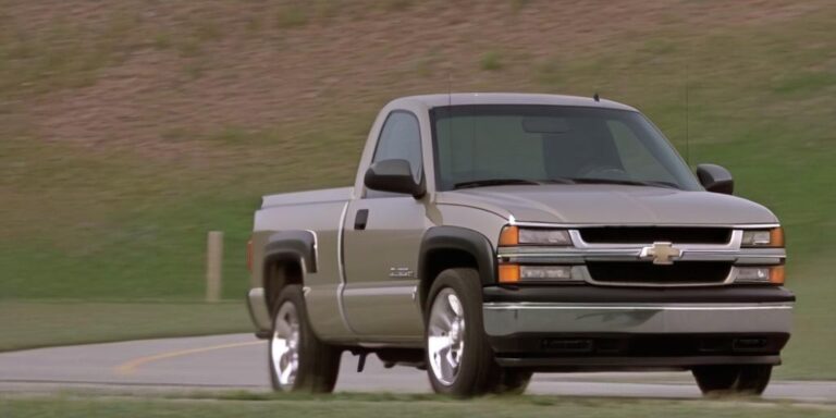 What is the price of chevrolet pickup car from 2003 year?