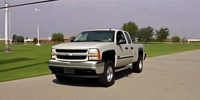 What is the price of chevrolet pickup car from 2004 year?