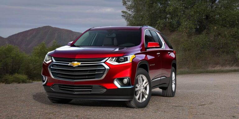 What is the price of chevrolet traverse car from 2018 year?
