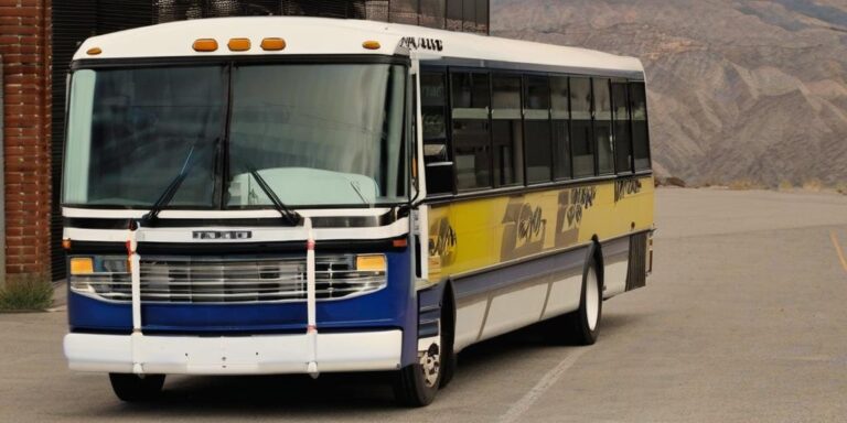 What is the price of ford bus car from 2013 year?