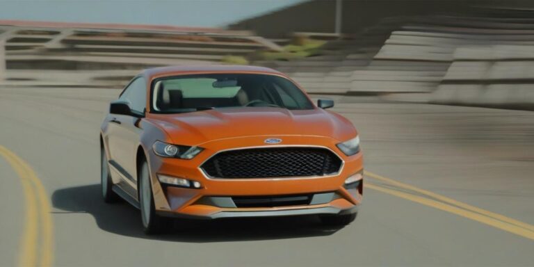 What is the price of ford door car from 2017 year?