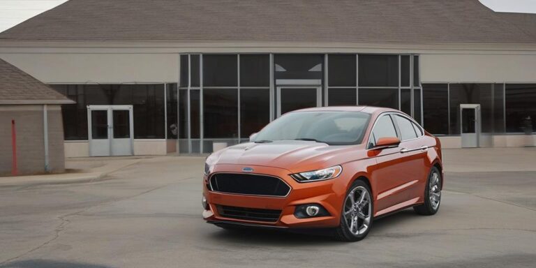 What is the price of ford doors car from 2018 year?