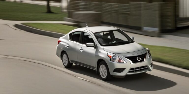 What is the price of nissan versa car from 2019 year?