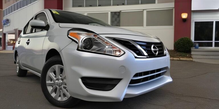 What is the price of nissan versa car from 2019 year?